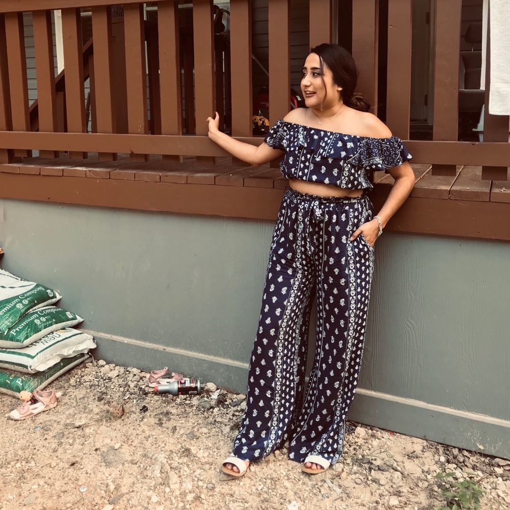 Two piece set 💙 - Picture 3 of 3